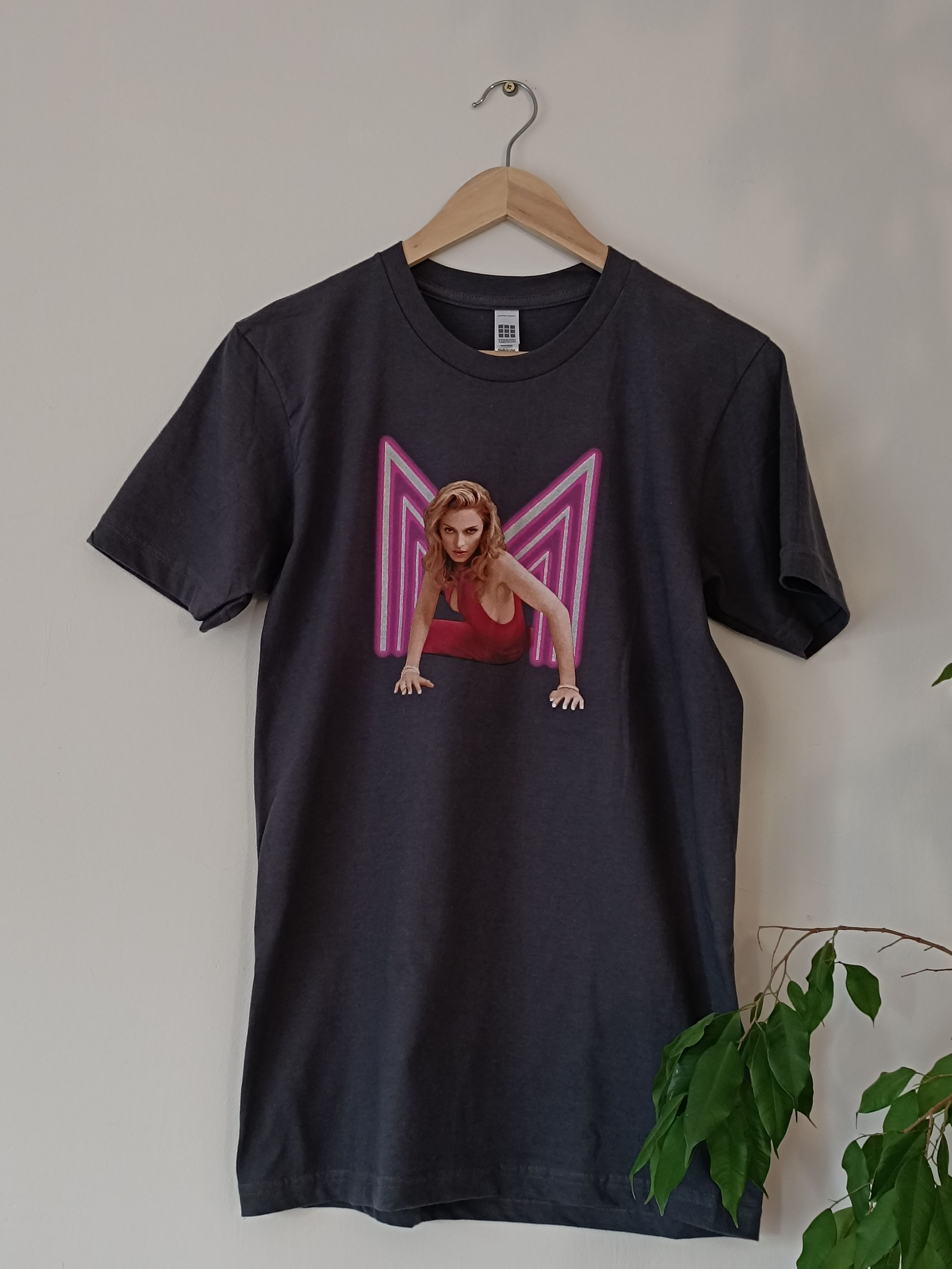 Band Tees The Confessions Tour Madonna T-shirt Size S / US 4 / IT 40 - 1 Thumbnail