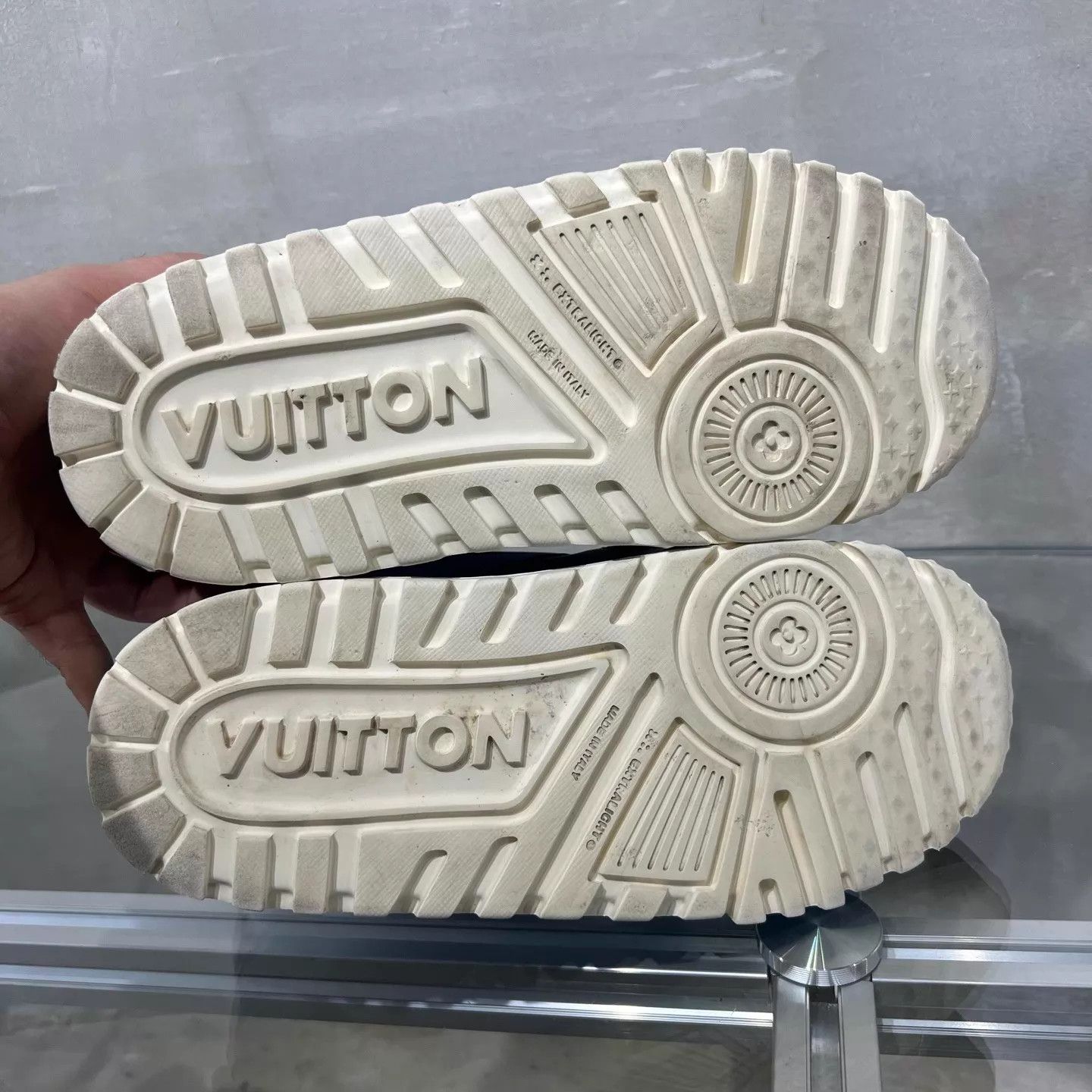 Louis Vuitton LV Trainer gradient blue Pangding UK6.5/40.5 Size US 7.5 / EU 40-41 - 7 Thumbnail