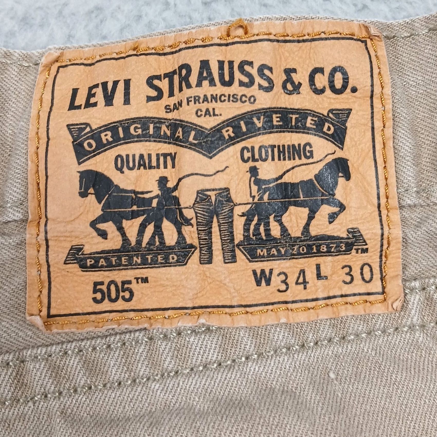 Levi's Item Specifications: Brand: Nike Size US 34 / EU 50 - 4 Thumbnail
