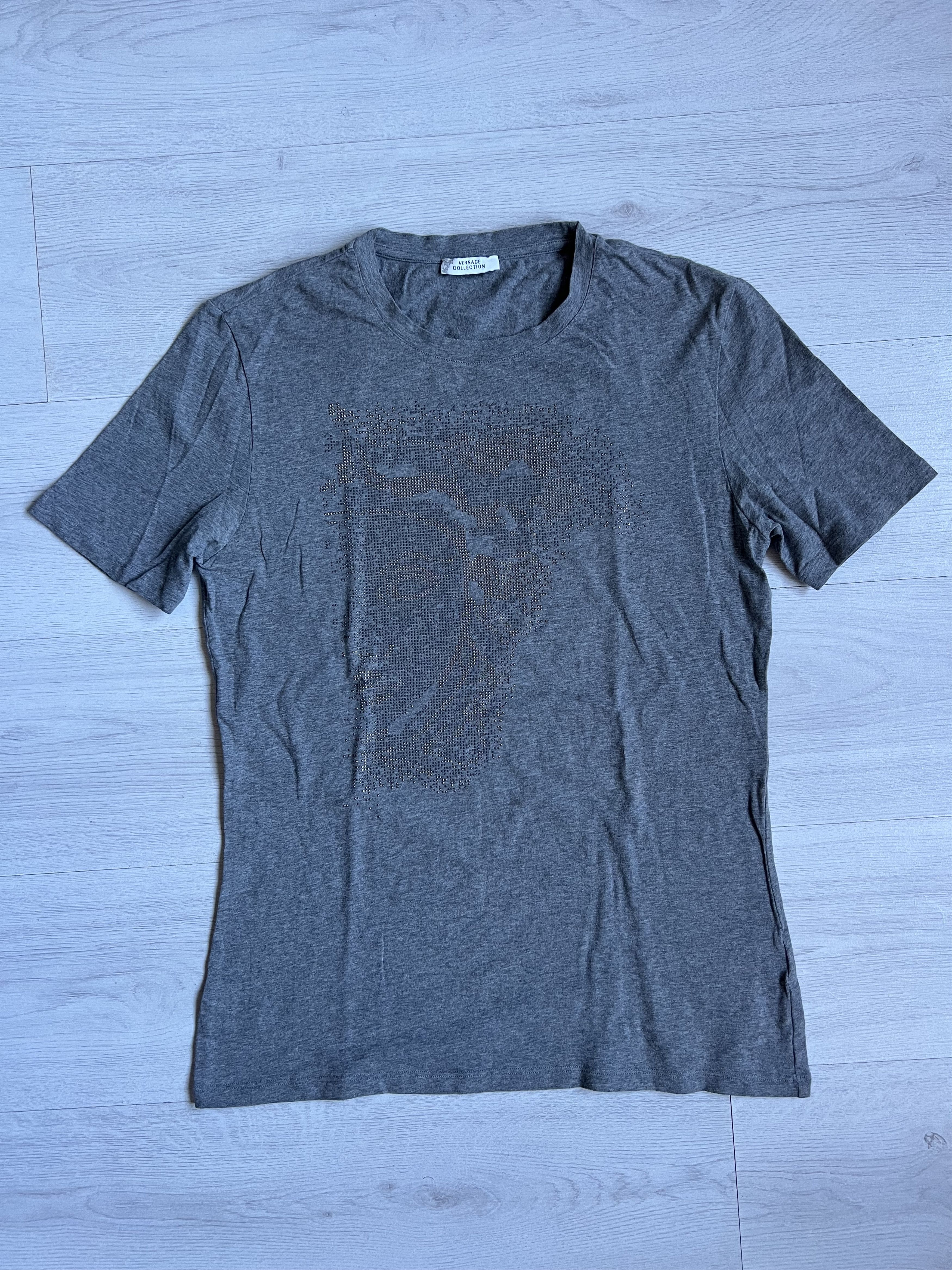 Versace Versace T Shirt Medusa Grey Silver Rhinestones Size US S / EU 44-46 / 1 - 1 Thumbnail