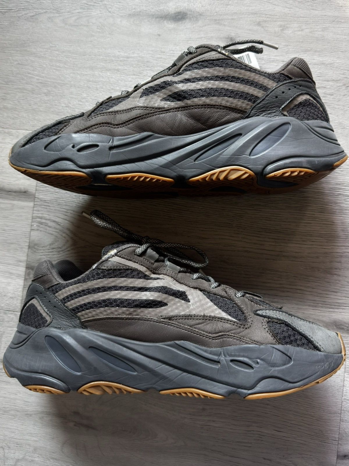 Adidas Adidas Yeezy 700s Size US 12.5 / EU 45-46 - 2 Thumbnail