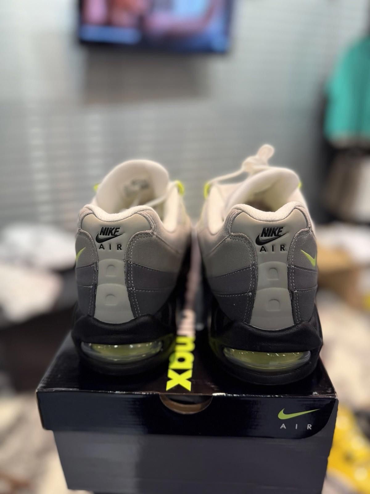 Nike Size 13 - Nike Air Max 95 OG 2025/2026 Neon (HM4740 001) Size US 13 / EU 46 - 6 Thumbnail