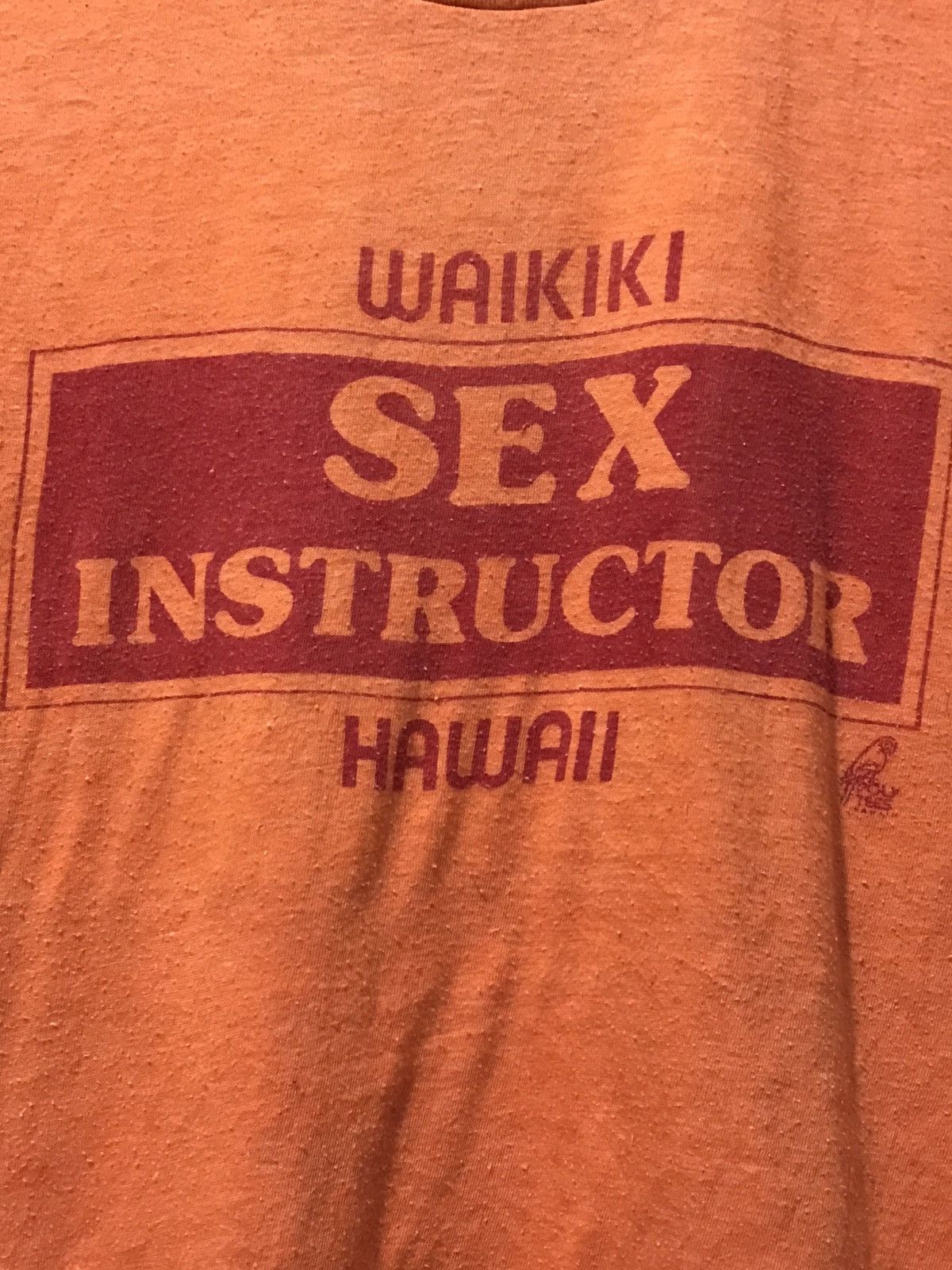 Vintage Vintage 80s Poly Tees Sex Instructor Hawaii T-Shirt Size US L / EU 52-54 / 3 - 2 Thumbnail