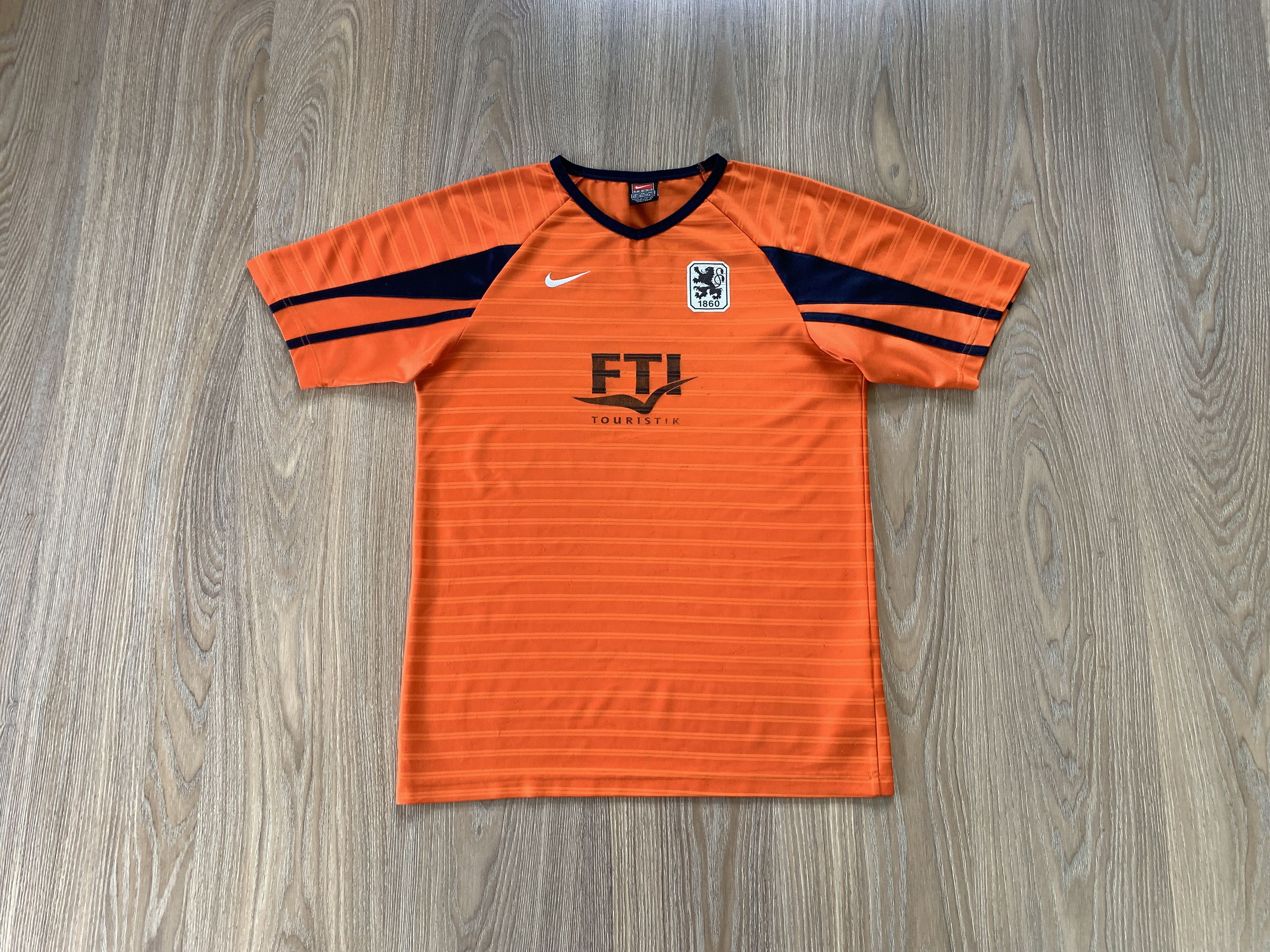 Nike × Vintage Vintage Nike 1860 Munich Away Shirt 2001-2002 Size US XL / EU 56 / 4 - 1 Thumbnail