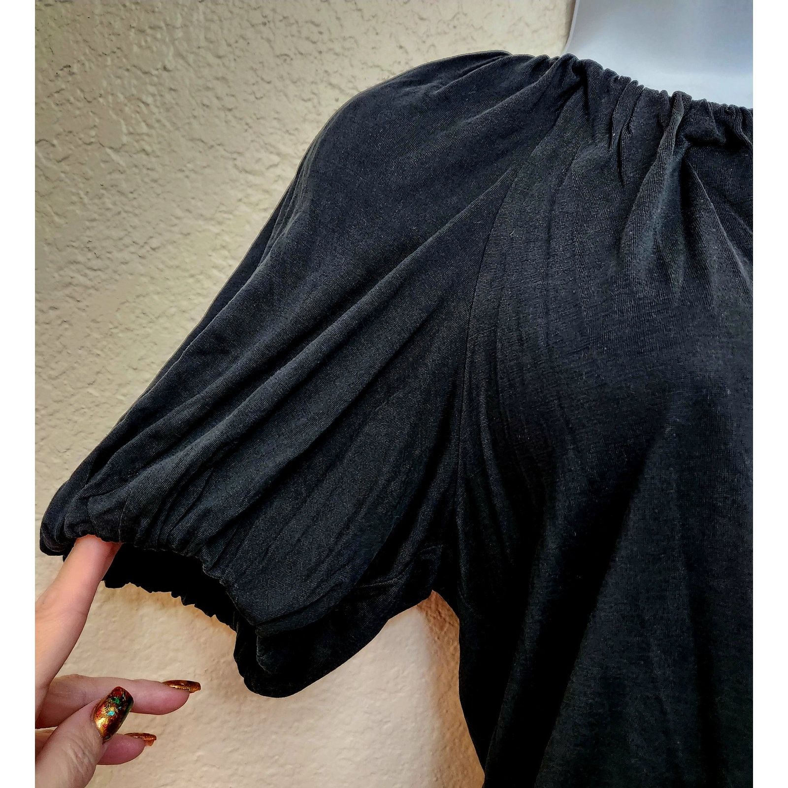 Banana Republic Banana Republic Black Pleated Keyhole Back Silk Top Medium Size M / US 6-8 / IT 42-44 - 2 Thumbnail
