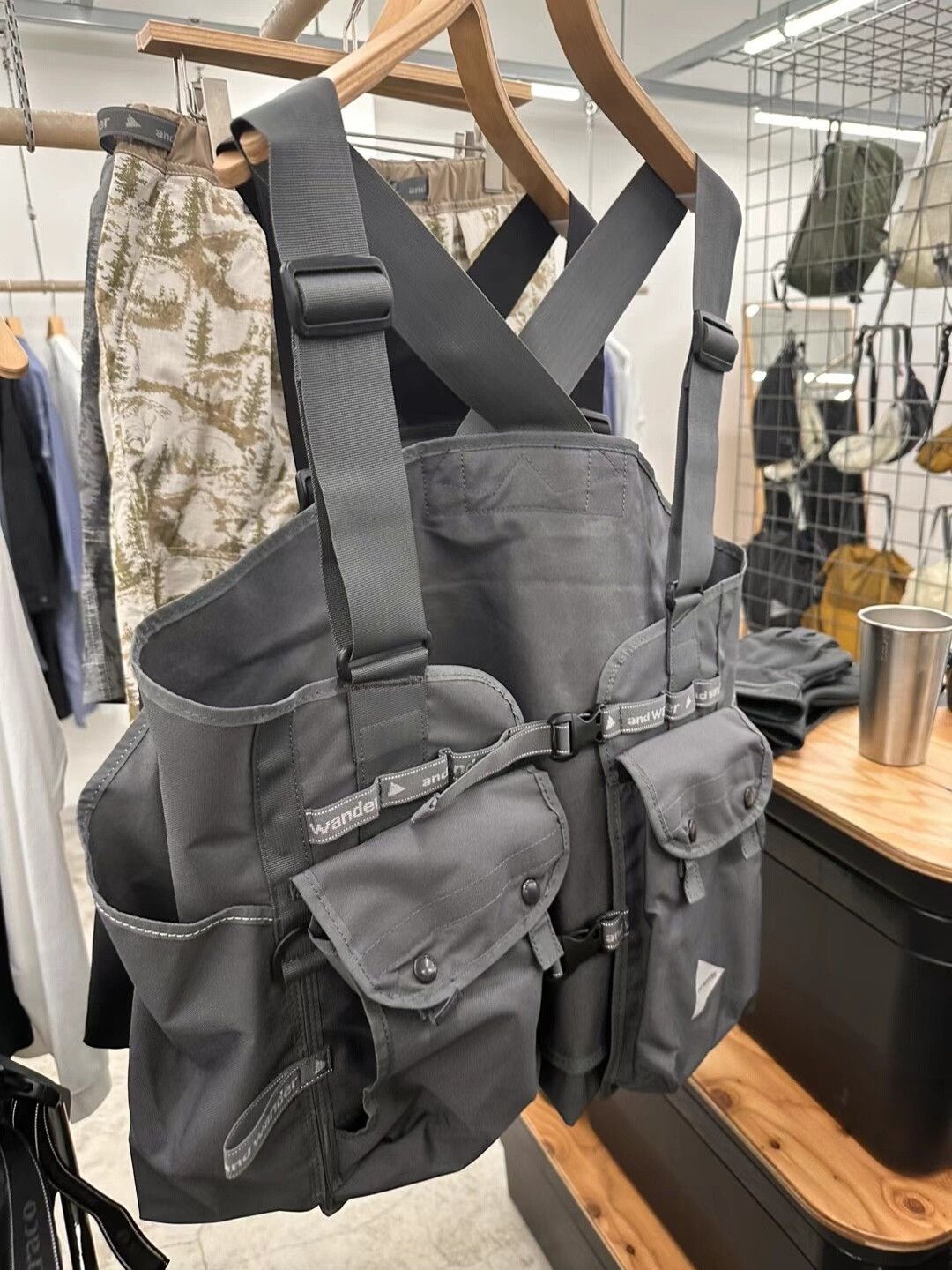 And Wander and wander Outdoor Multi-Functional Vest Size US M / EU 48-50 / 2 - 1 Thumbnail