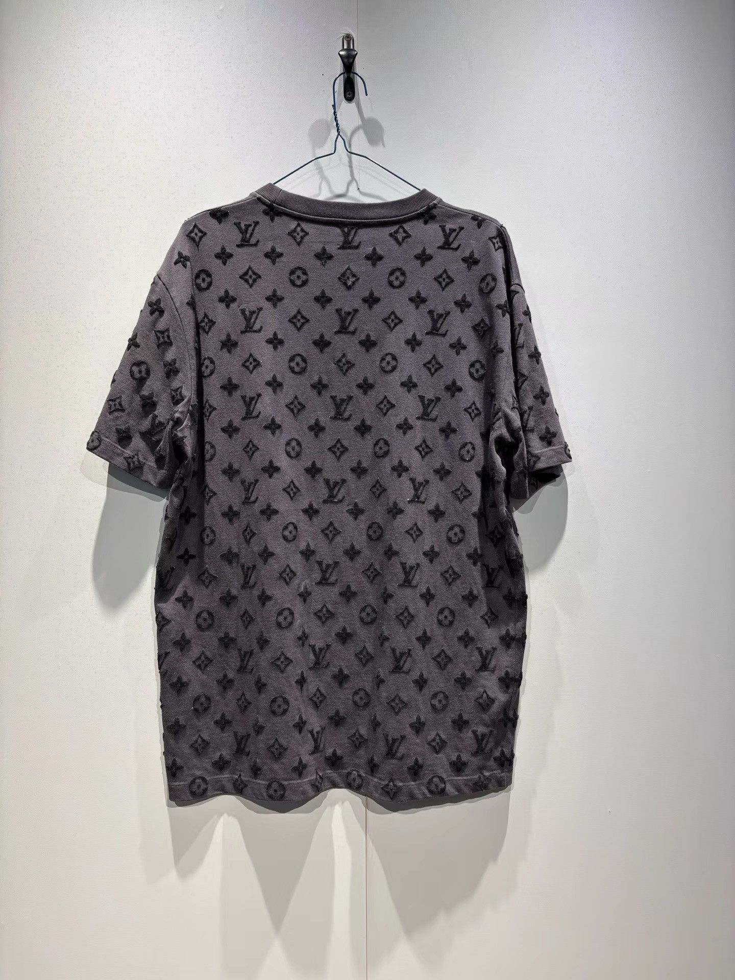 Louis Vuitton Louis Vuitton Monogram Strap Short Sleeve T-shirt K34 Size US L / EU 52-54 / 3 - 2 Thumbnail