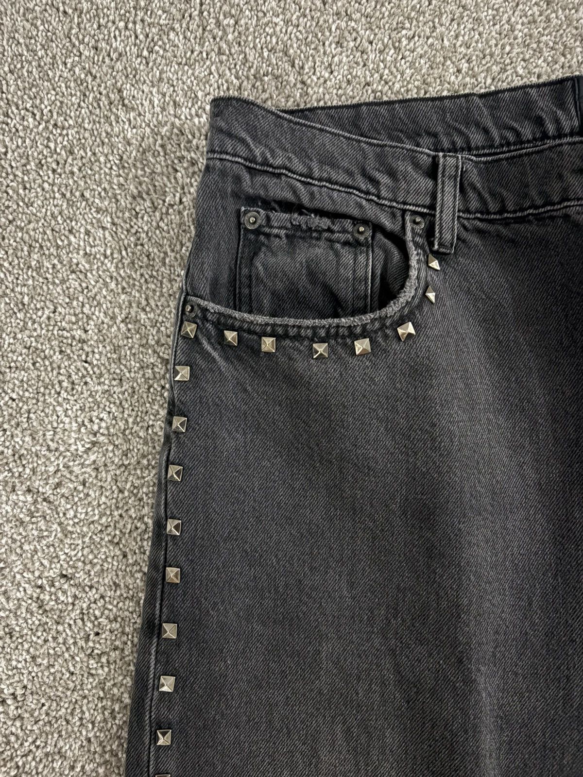 Urban Outfitters Studded BDG jeans Size US 32 / EU 48 - 2 Thumbnail