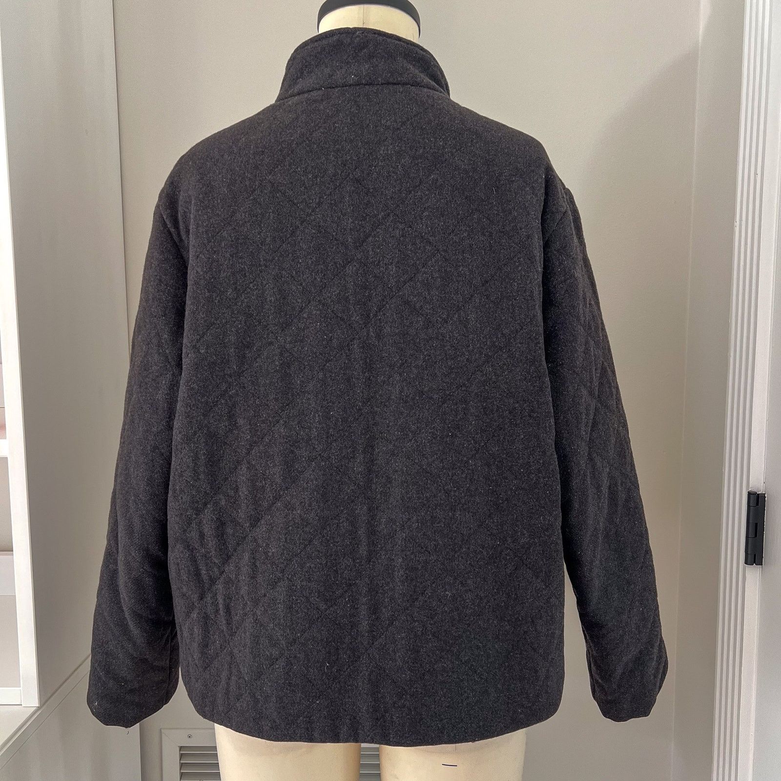 Woolrich Woolen Mills Woolrich Womens Sz L Quilted Jacket Coat Grey 100% Wool Size L / US 10 / IT 46 - 4 Thumbnail