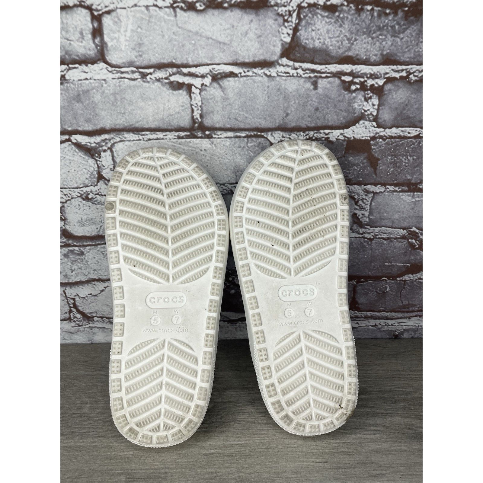 Crocs Crocs White Rubber Fur Sandals Platform Women Sz 7M US/38EU Size US 7 / IT 37 - 15 Thumbnail