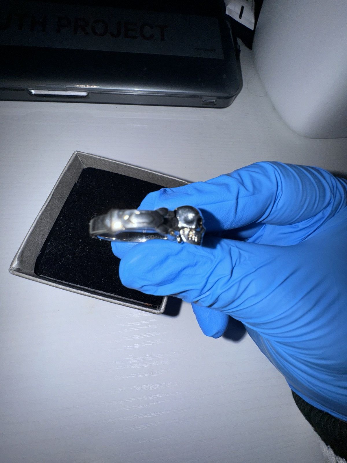 Alexander McQueen ALEXANDER MCQUEEN Silver Textured Skull Ring Size ONE SIZE - 2 Thumbnail
