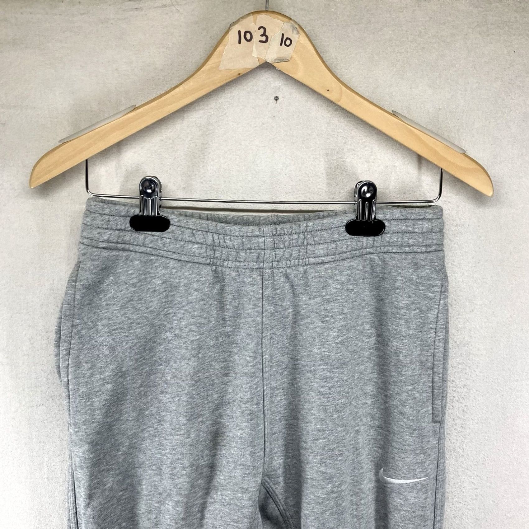 Nike Nike Sportswear Club Fleece Jogger Pants Gray White Swoosh Small 28x29 Pants Mens Regular Gray Nike Fleece Sweatpants Jogger Casual Activewear 90s? Size US 29 - 5 Thumbnail