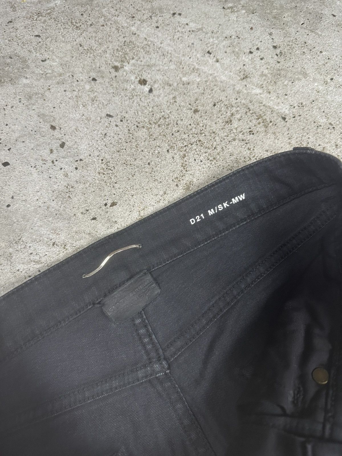 Saint Laurent Paris Saint Laurent Paris SS20 Black ‘D21’ Waxed Whiskers Skinny Size US 29 - 12 Thumbnail