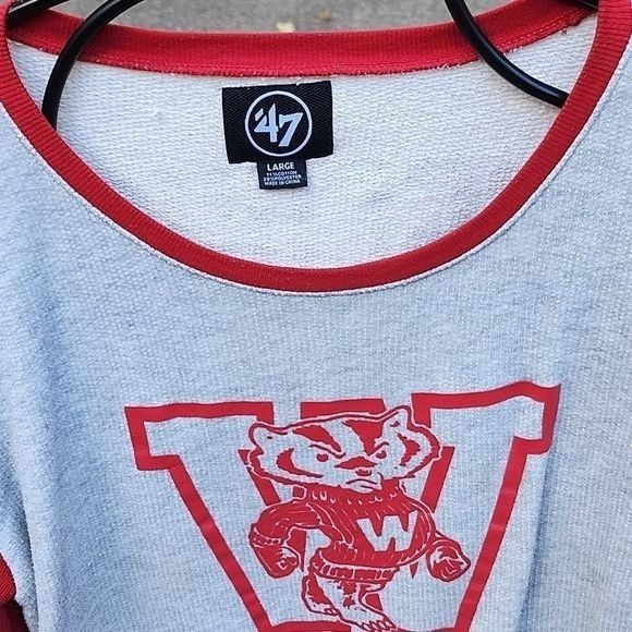 47 Brand 47 Brand Collegiate Graphic Wisconsin Badgers Long Slv Sz L Size L / US 10 / IT 46 - 2 Thumbnail