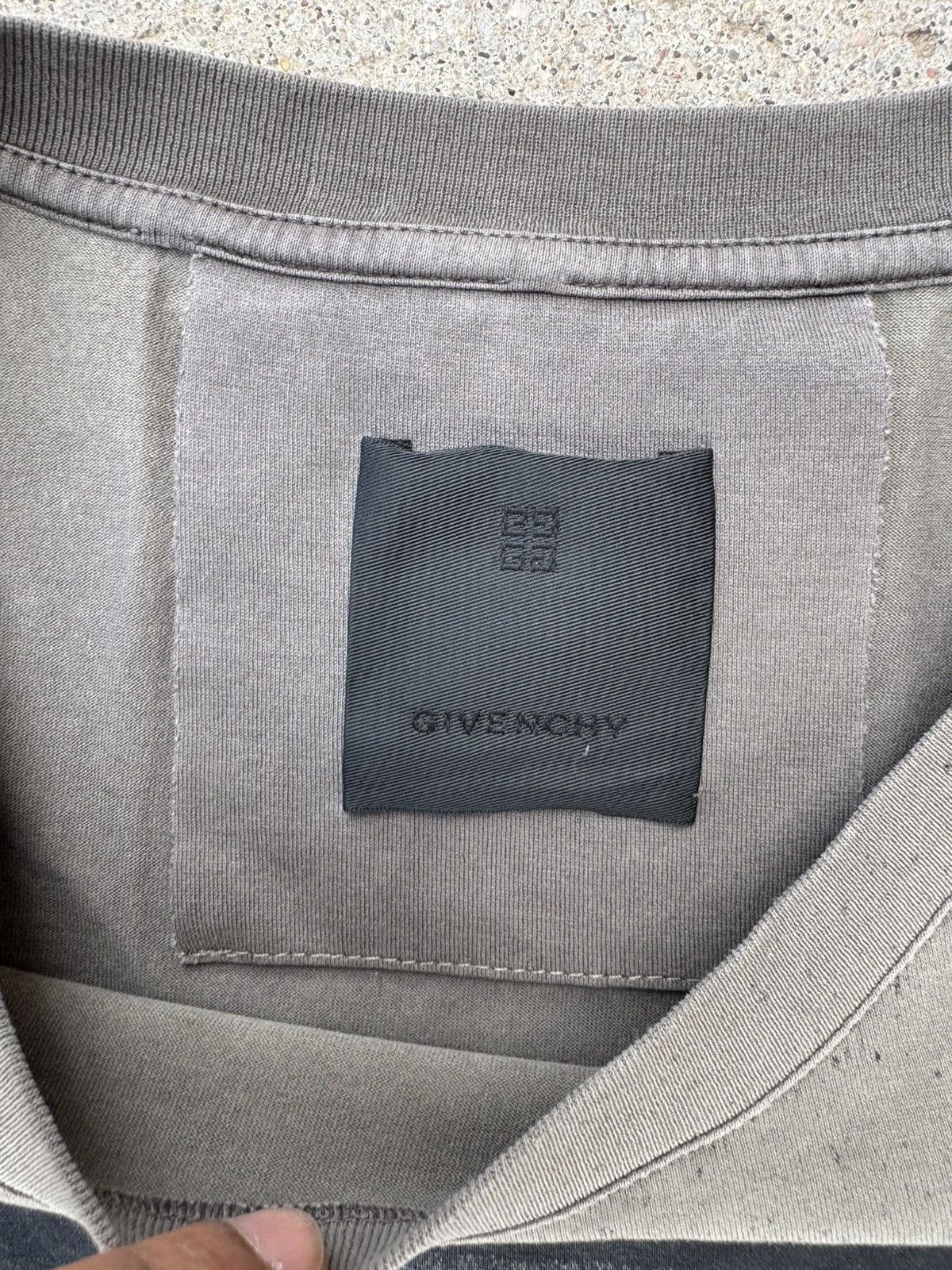 Chito × Givenchy Givenchy X Chito Tee Size US XXL / EU 58 / 5 - 2 Thumbnail