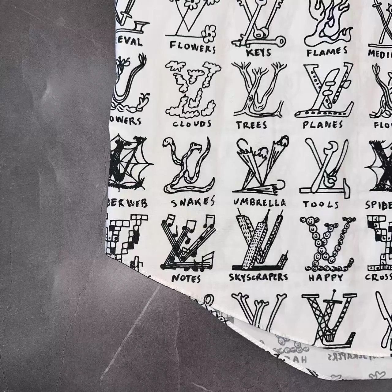 Louis Vuitton LV Allover Letter Logo Short Sleeve Shirt 4L Size US XXL / EU 58 / 5 - 8 Thumbnail