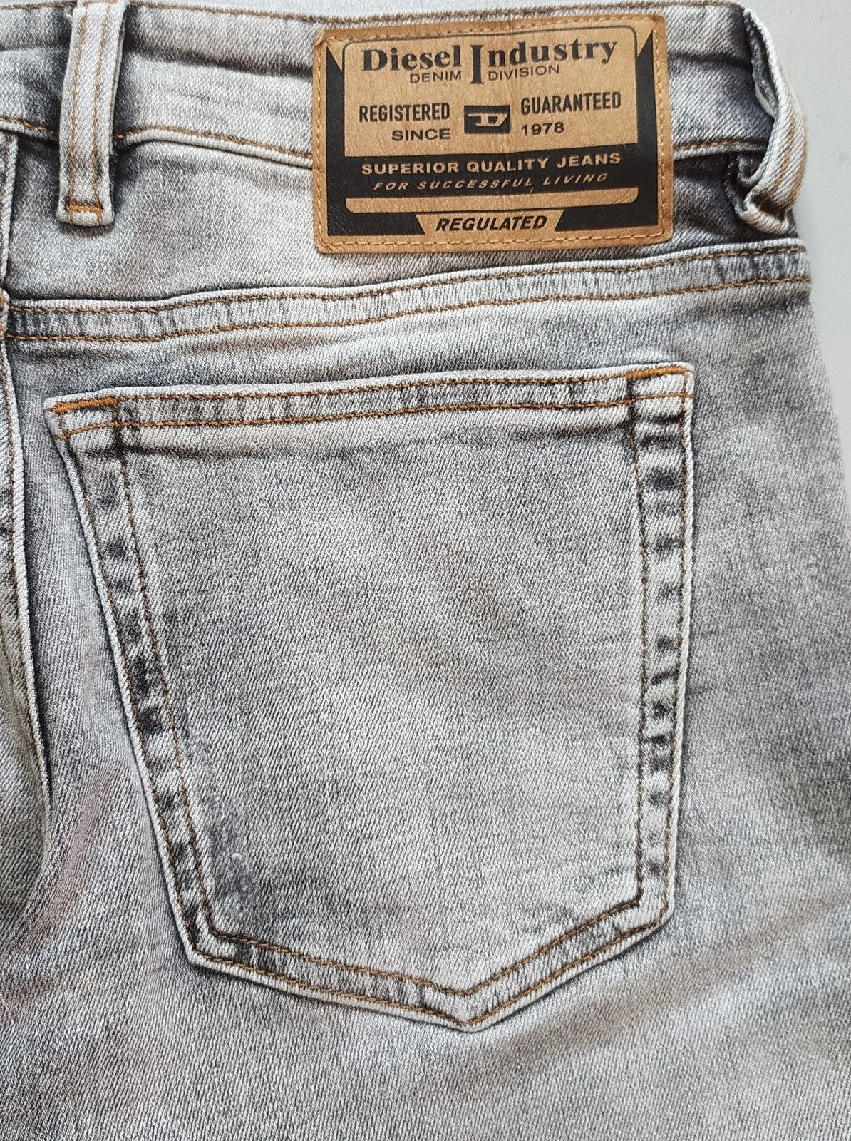Diesel Diesel 1979 SLEENKER-R L.32 MENS JEANS SLTP/9749 Size US 30 / EU 46 - 11 Thumbnail