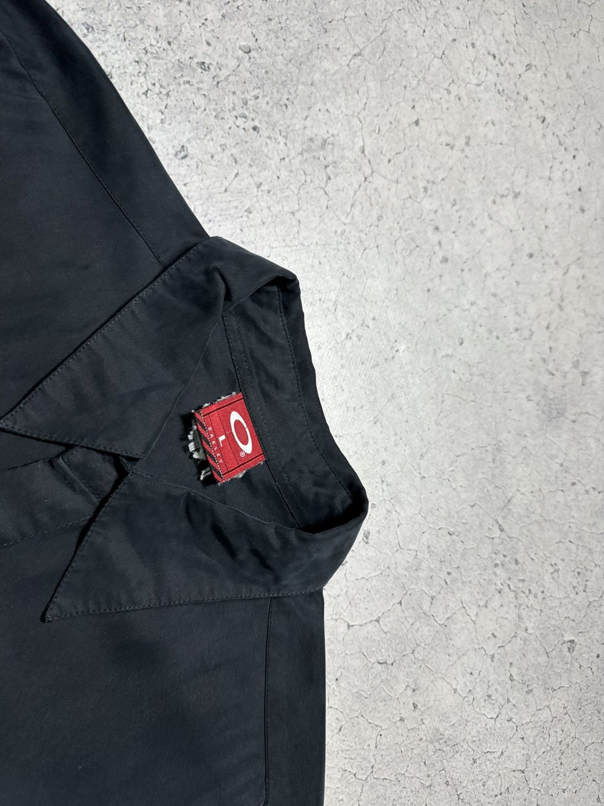 Oakley Oakley Vintage 90’s Metal Logo Button Up Shirt Black Size L Size US L / EU 52-54 / 3 - 5 Thumbnail