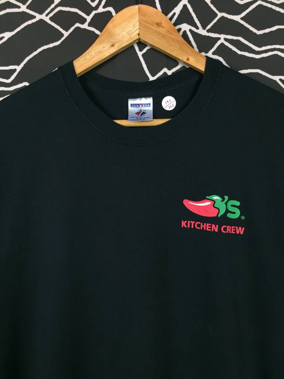 Jerzees × Vintage Vtg 50/50 Jerzees Chili's Grill & Bar Kitchen Crew Tee Size US M / EU 48-50 / 2 - 3 Thumbnail