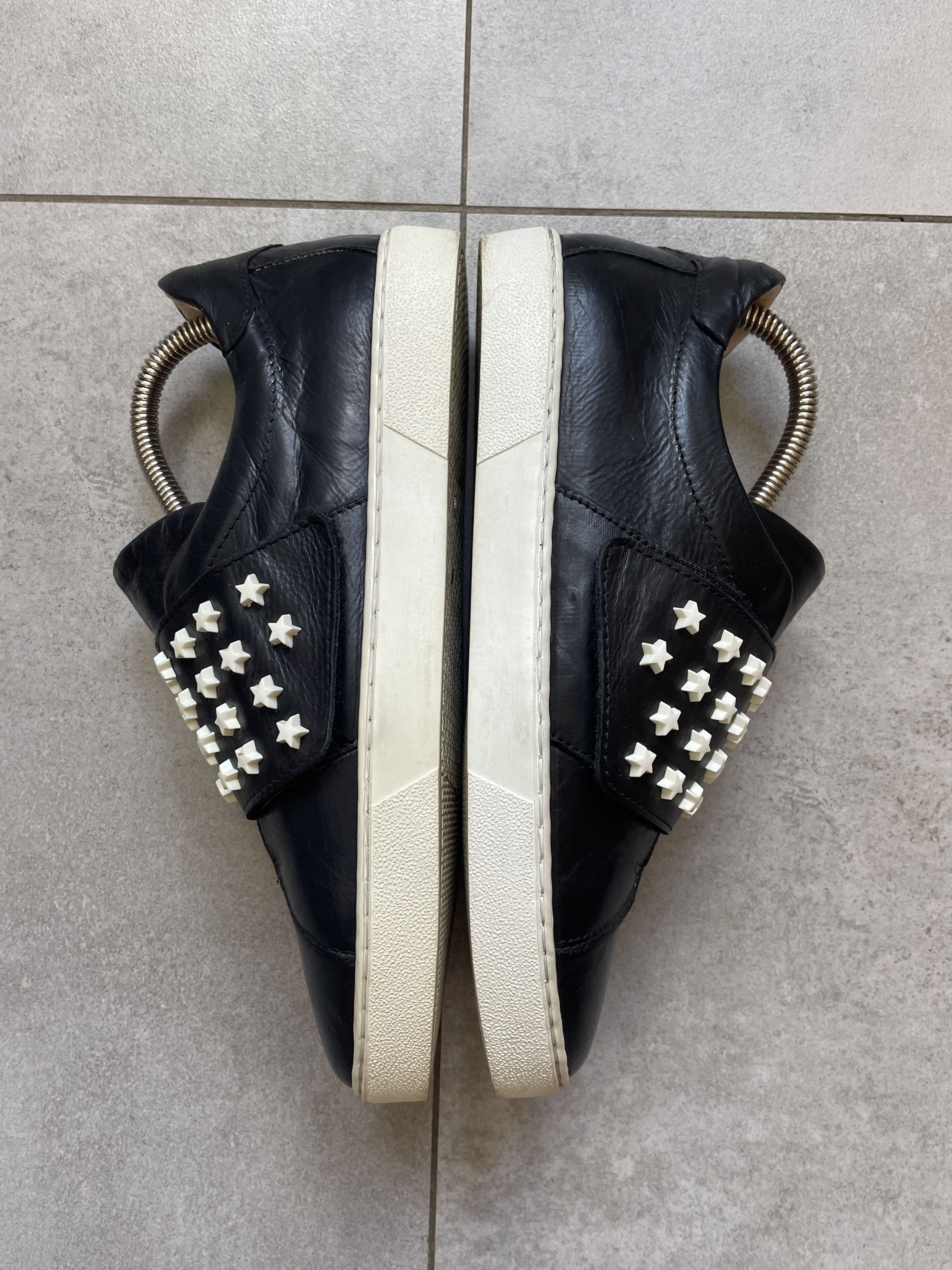 Valentino VALENTINO TYOE STARS VELCRO BLACK LEATHER SNEAKERS Size US 8 / IT 38 - 5 Thumbnail