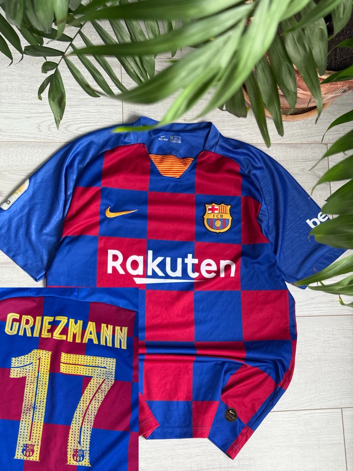 Nike Barcelona #17 Antuan Griezmann Soccer Jersey sirt Size US XL / EU 56 / 4 - 1 Thumbnail