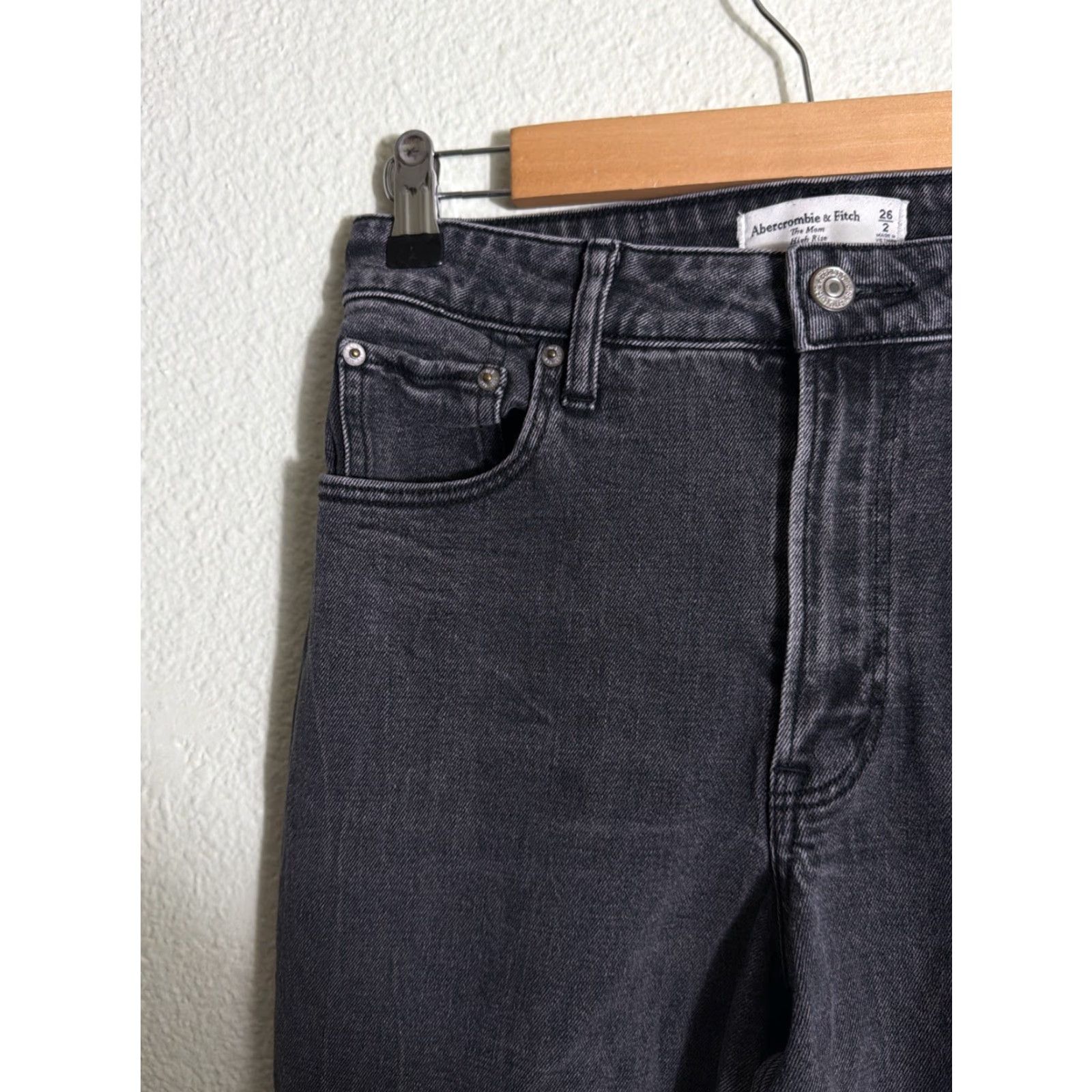 Abercrombie & Fitch Abercrombie & Fitch Jeans Mom High Rise Black 26X27 Womens Size 2 Size 42" / US 20 - 6 Thumbnail