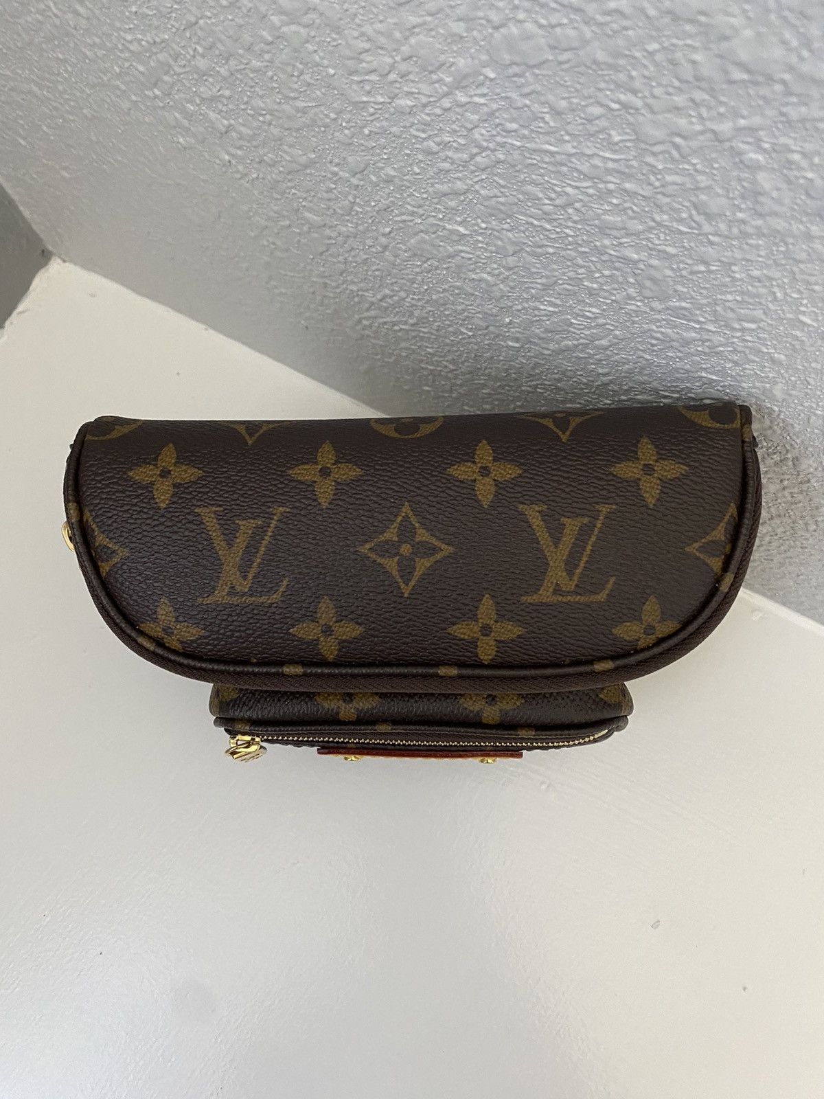 Louis Vuitton Authentic Louis Vuitton Mini Bumbag Monogram Size ONE SIZE - 8 Thumbnail