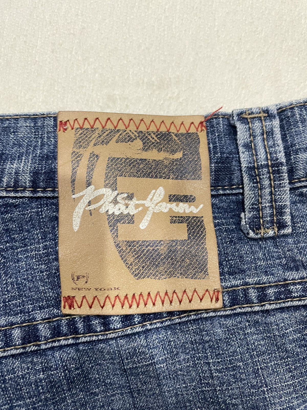 Phat Farm Vintage Phat Farm Distress Faded Denim Jeans Size US 34 / EU 50 - 20 Thumbnail