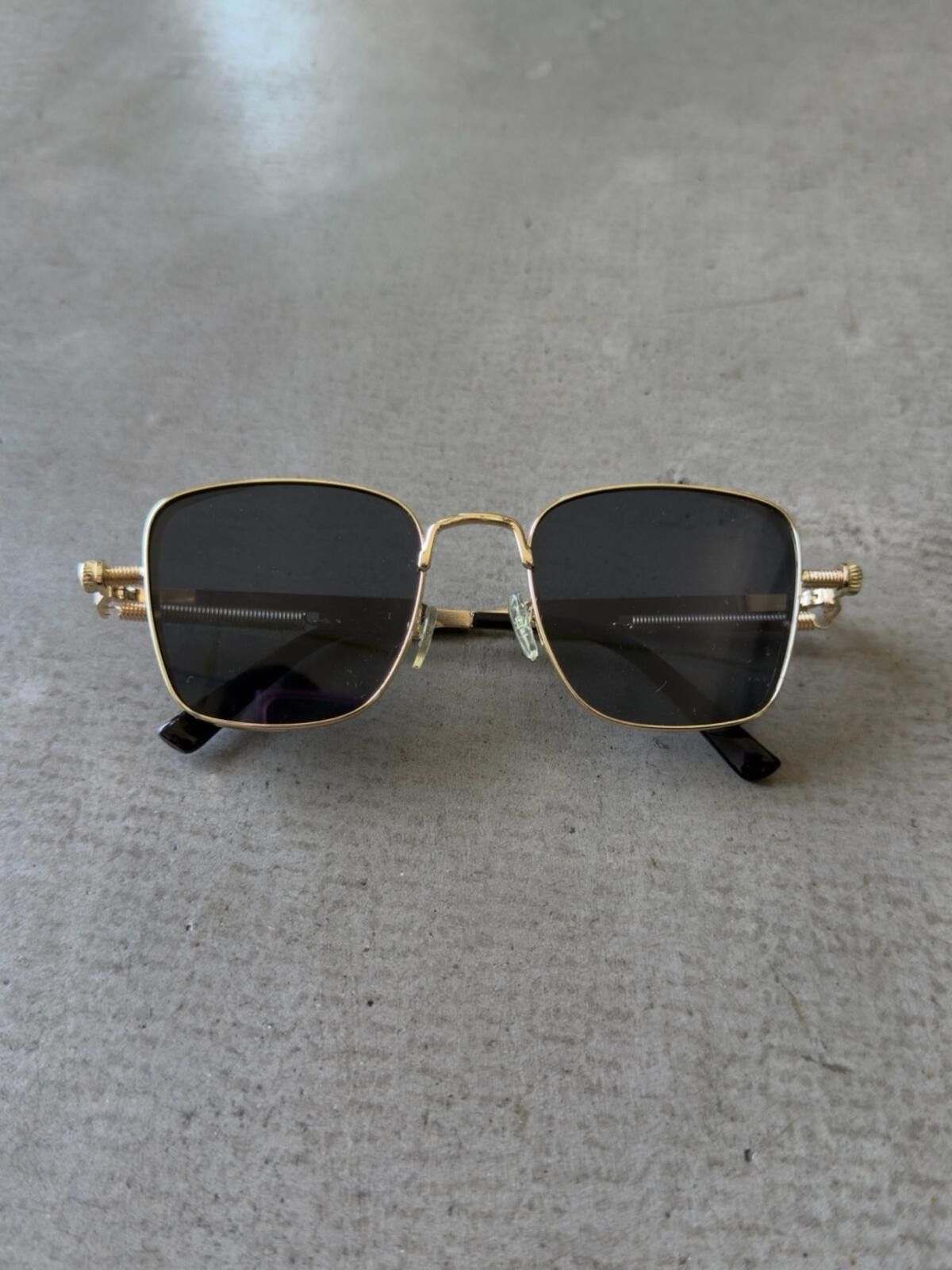 Urban Outfitters Retro Vintage Sunglasses / Gold Black Size ONE SIZE - 1 Thumbnail
