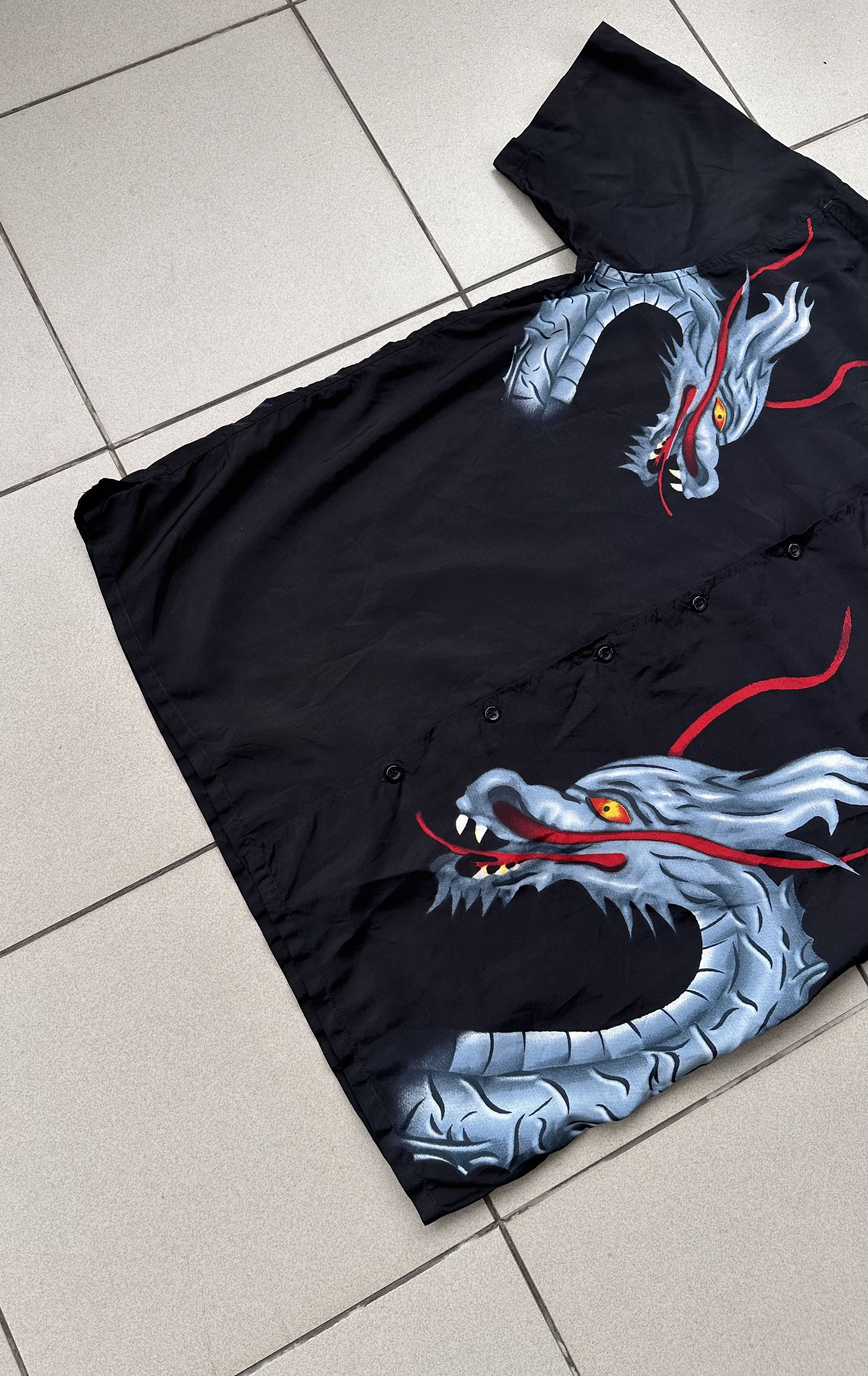 Vintage Vintage Kick Ass skate shirt hawaii dragons y2k Size US L / EU 52-54 / 3 - 3 Thumbnail