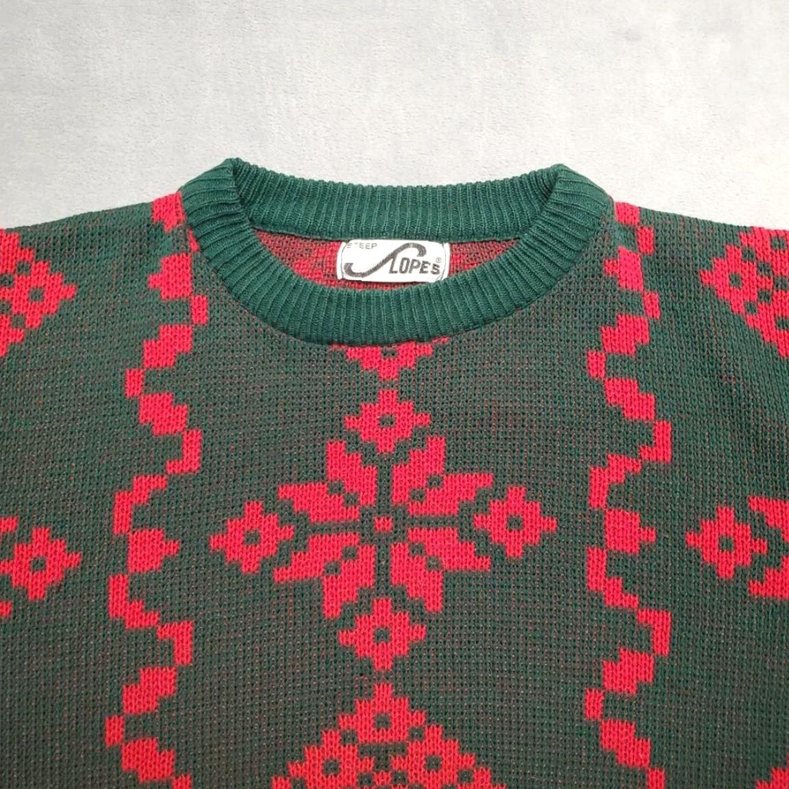 Vintage VINTAGE Steep Slopes Sweater Mens L Green Red Knit Pullover Snowflake 80s Christmas Retro 80s Argyle Diamond Crew Neck Size US L / EU 52-54 / 3 - 3 Thumbnail
