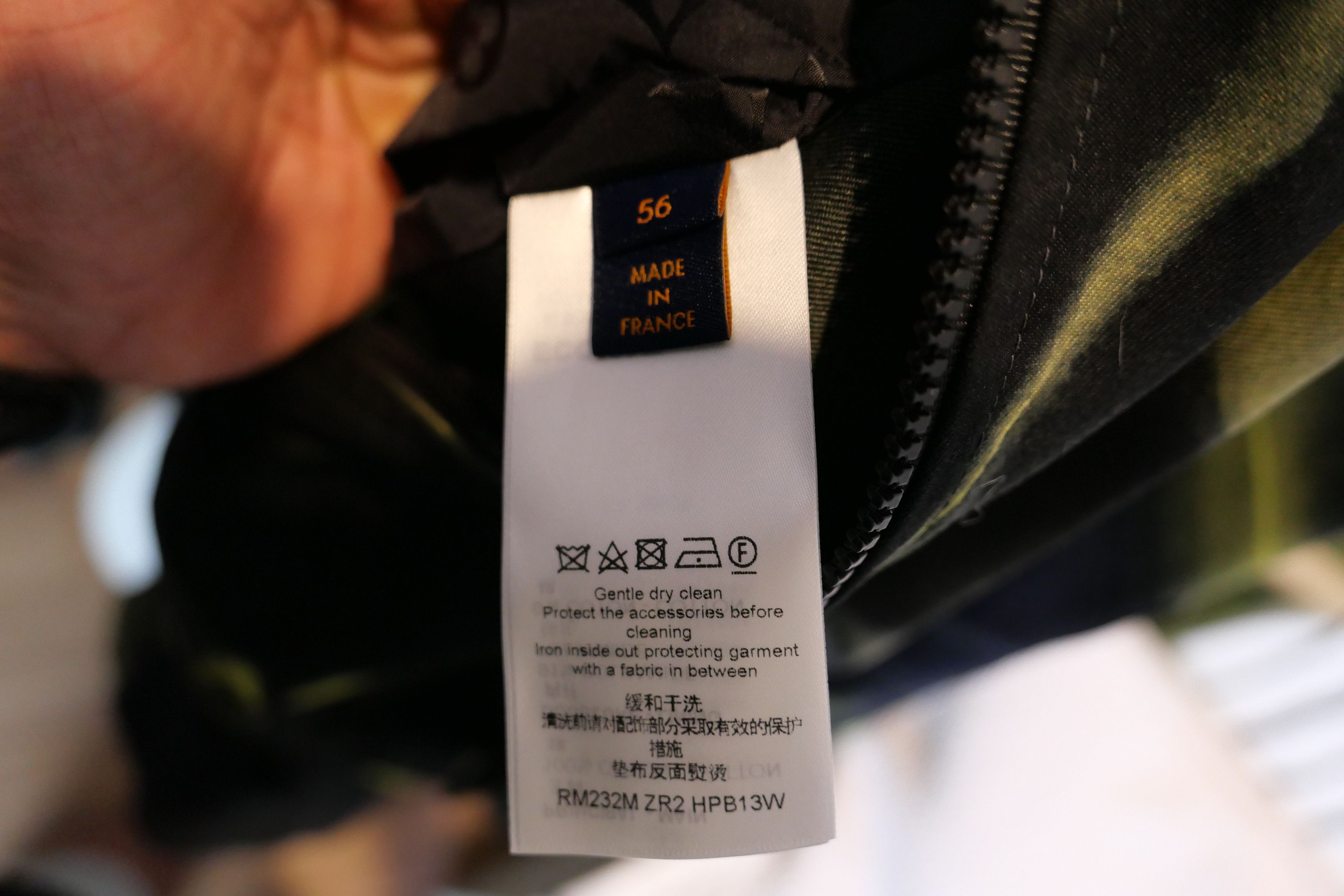 Louis Vuitton Louis Vuitton Graphic Bomber Jacket Size US XL / EU 56 / 4 - 5 Thumbnail