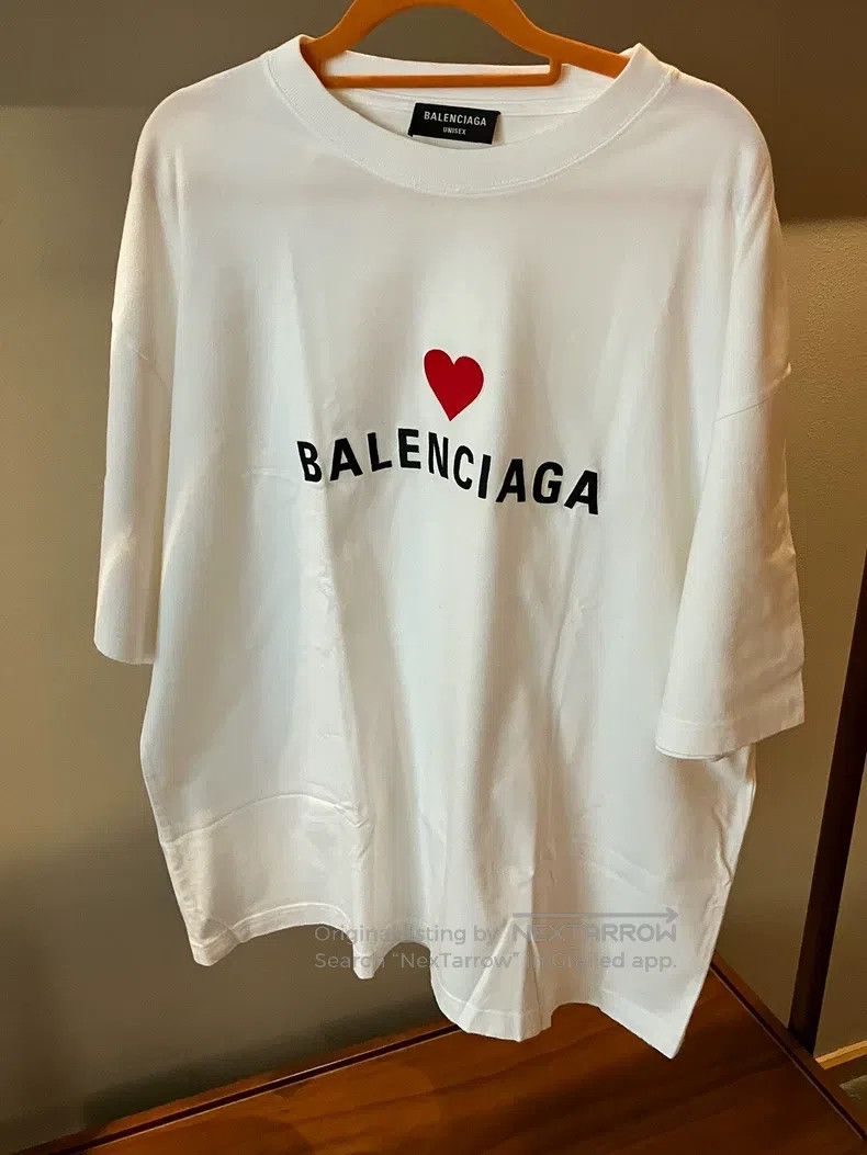 Balenciaga Balenciaga Valentine's Day limited edition heart logo embr Size US M / EU 48-50 / 2 - 1 Thumbnail