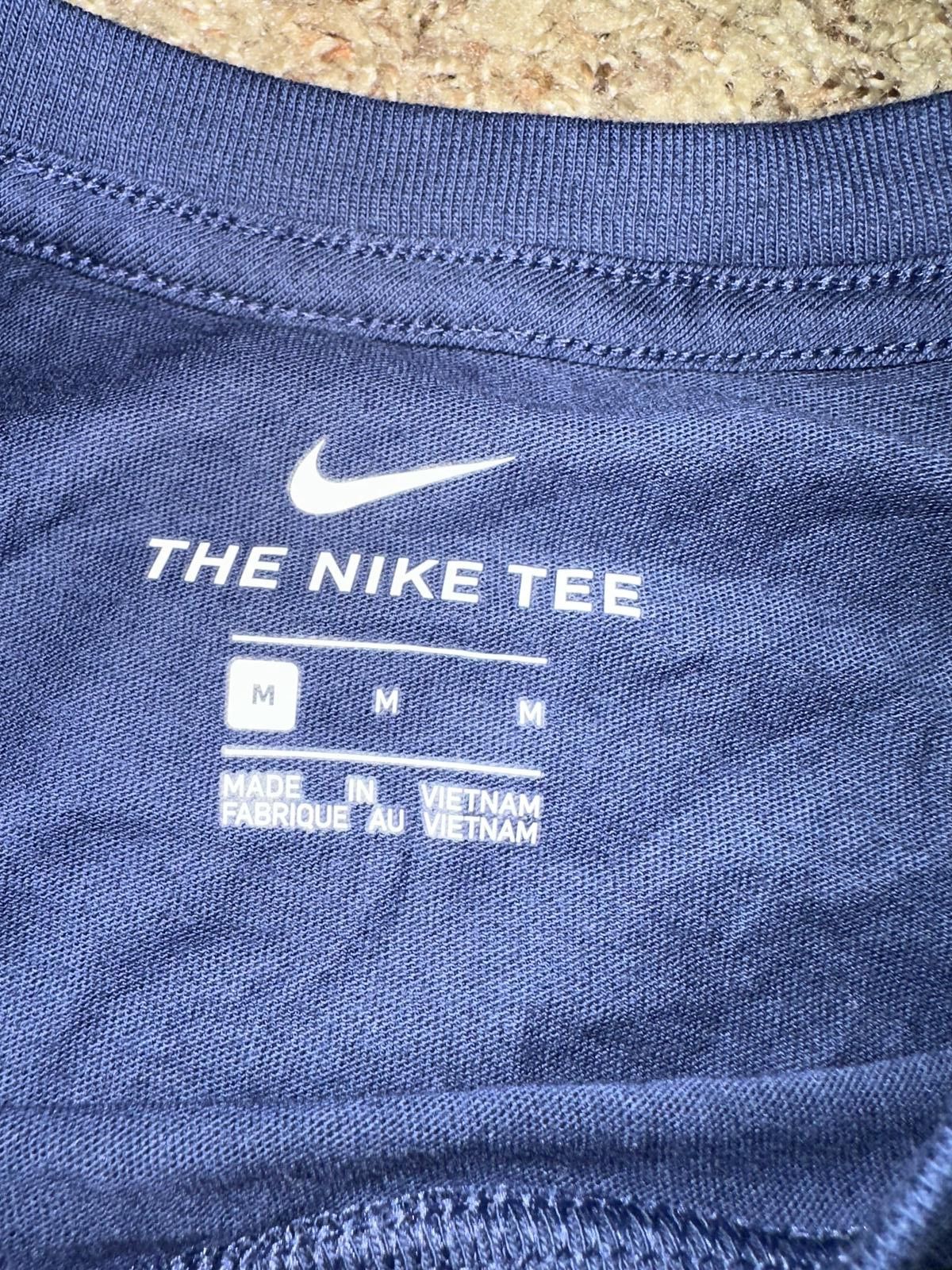 Nike Nike Men's Short Sleeve Sportswear Club Navy T-Shirt Size US M / EU 48-50 / 2 - 2 Thumbnail