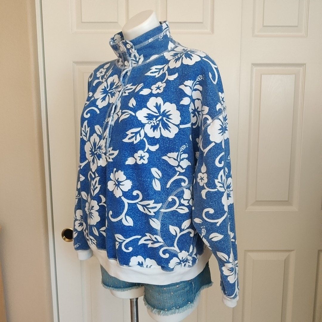Urban Outfitters Out From Under oversized hibiscus sweatshirt sz XS Size XS / US 0-2 / IT 36-38 - 4 Thumbnail