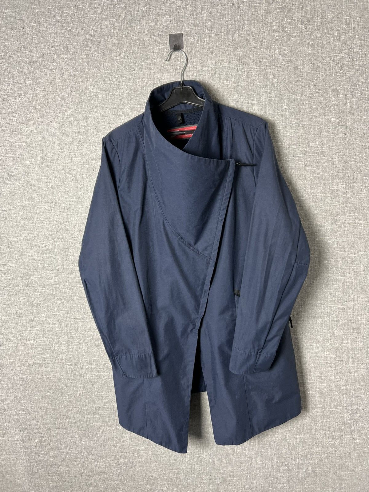 Nike Nike Tech Lightweight Asymmetrical Zip Parka Shell Jacket Size M / US 6-8 / IT 42-44 - 5 Thumbnail