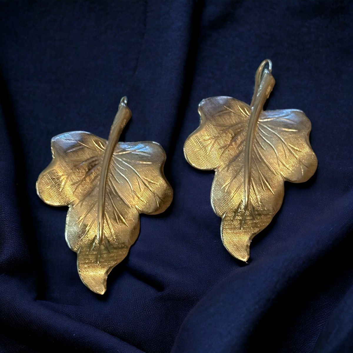 Other Falling golden leaf earrings Size ONE SIZE - 1 Thumbnail