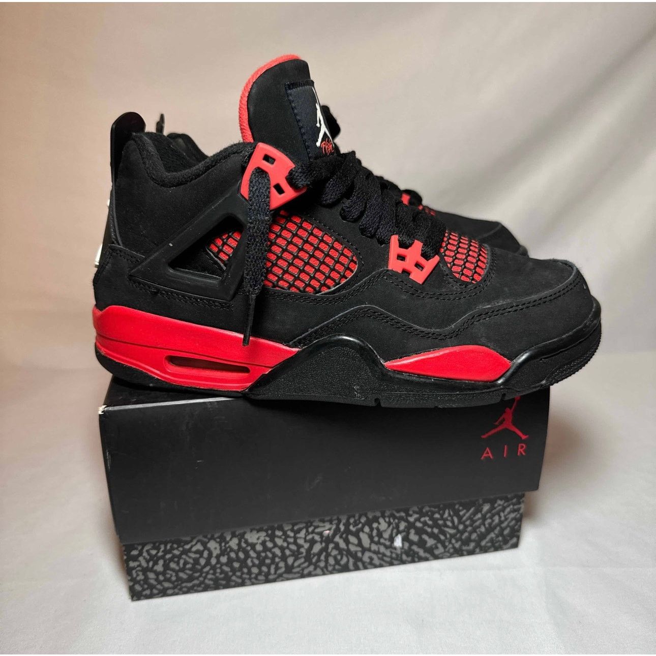 Jordan Brand × Nike Size 5.5 Nike Air Jordan 4 Retro GS Red Thunder Men's Shoes Size US 5.5 / EU 38 - 1 Thumbnail