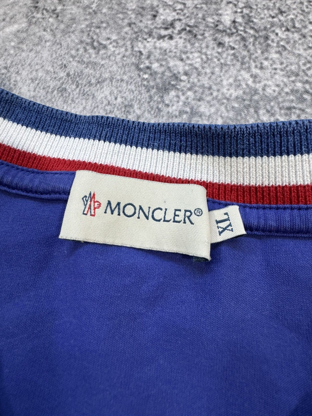 Moncler MONCLER V neck tshirt Size US M / EU 48-50 / 2 - 4 Thumbnail