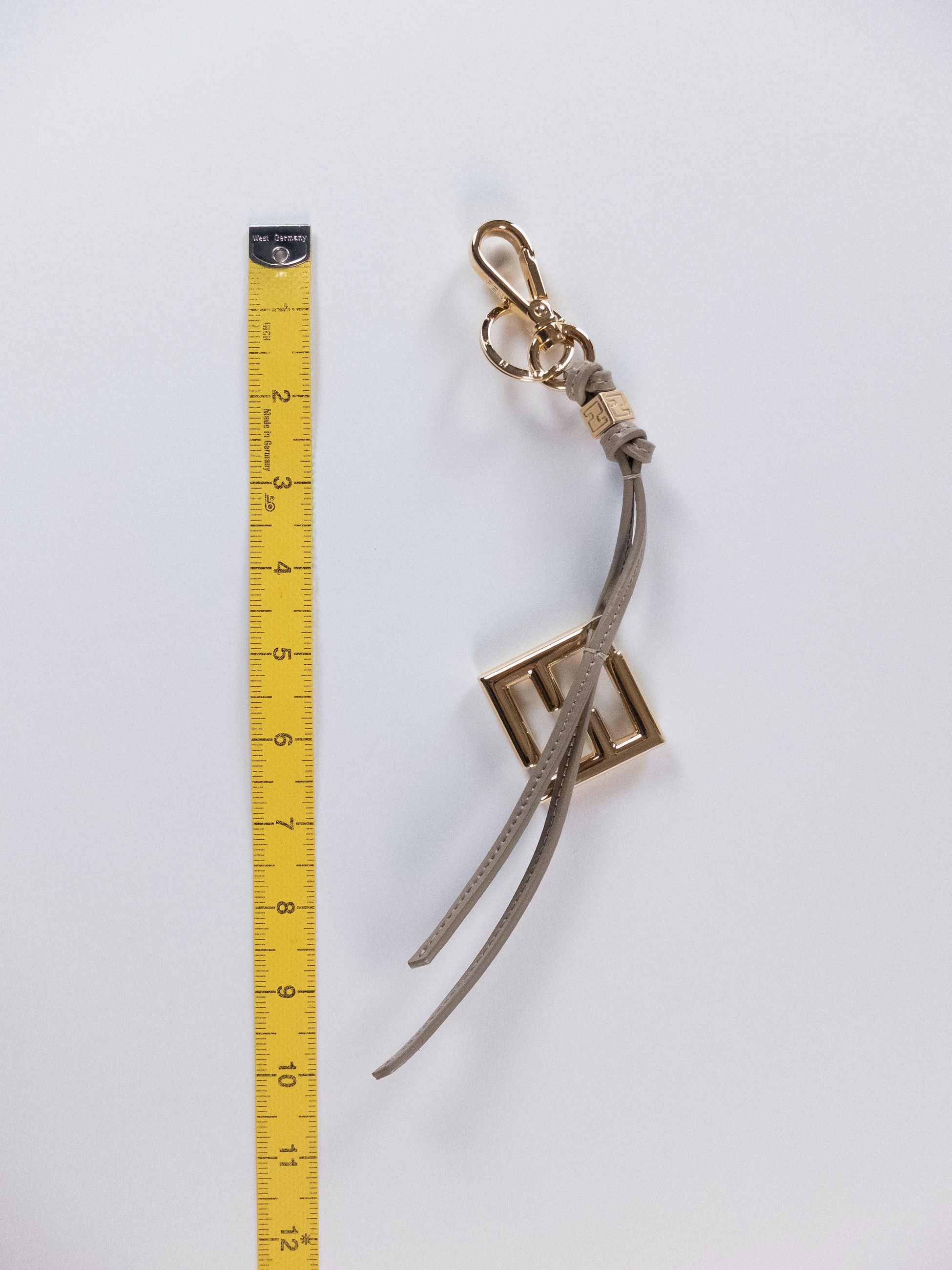 Fendi FENDI gray FF diamonds leather bag charm / keyring Size ONE SIZE - 6 Thumbnail