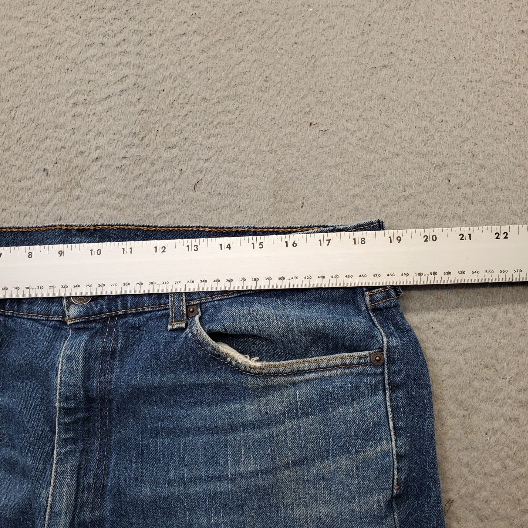 Levi's Levi's 505 Straight Leg Jeans Mens Size 38 Blue Denim 5-Pocket Medium Wash Red Tab - 27 Inseam, 18.5" Waist, 37" Outseam, Cotton, Regular Fit Size US 38 / EU 54 - 6 Thumbnail