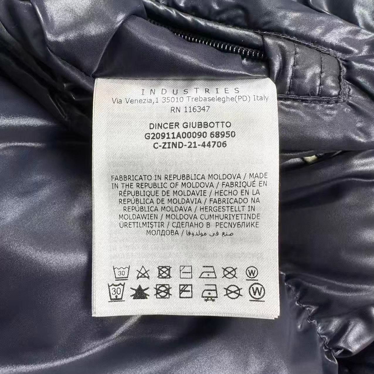 Moncler MONCLER Hooded Down Jacket Tape Flocked Logo 1 Size US S / EU 44-46 / 1 - 4 Thumbnail