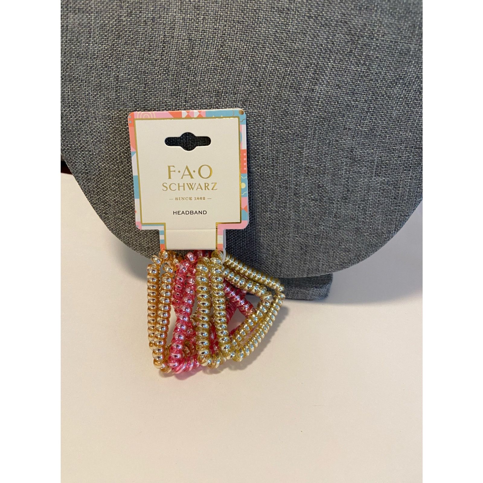 Other triangle hair coils Size ONE SIZE - 1 Thumbnail