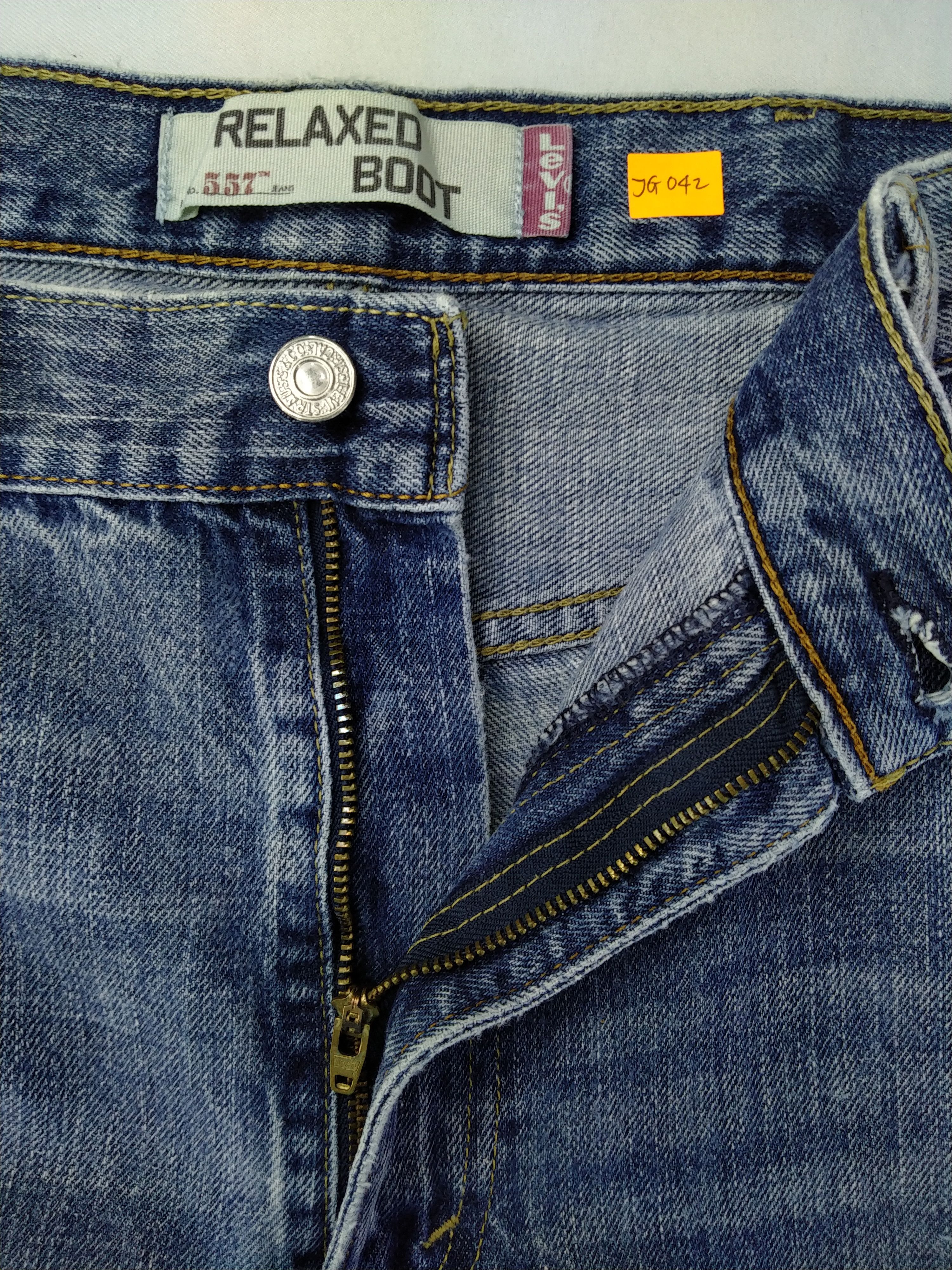 Faded Blue Vintage Levi's 557 Jeans 38x31 Denim -JG042