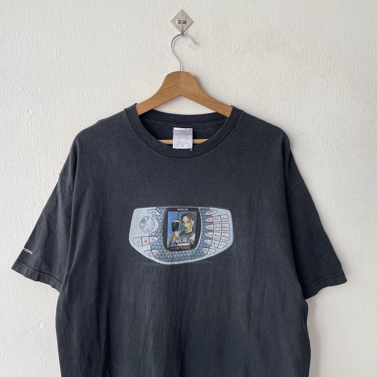 Anime Vintage Tomb Raider Nokia Lara Croft Movie Games Tee Shirt Size US XL / EU 56 / 4 - 2 Thumbnail