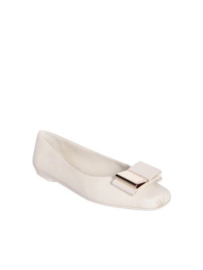 Salvatore Ferragamo o1s1rm1224 Double-Bow Ballet Flats in White Size US 7.5 / IT 37.5 - 2 Thumbnail