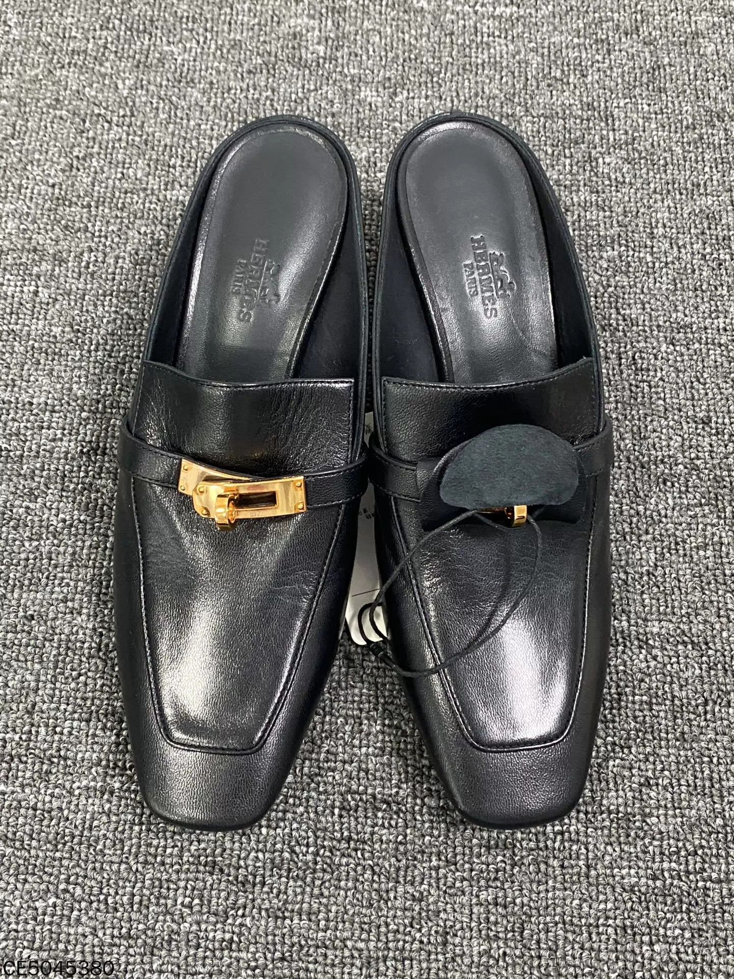 Hermes HERMES Black Kelly Buckle Birkenstock Slippers 37.5EU Size US 7 / IT 37 - 2 Thumbnail