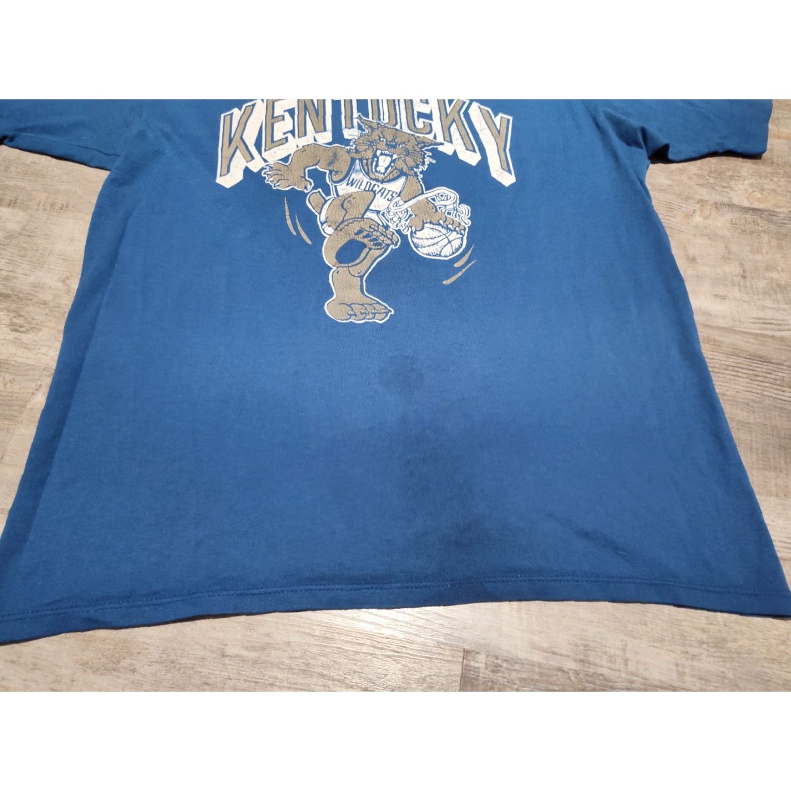NCAA VINTAGE Swingster Kentucky Wildcats 80s Blue Graphic T-Shirt XL Made In USA NCAA Size US L / EU 52-54 / 3 - 2 Thumbnail