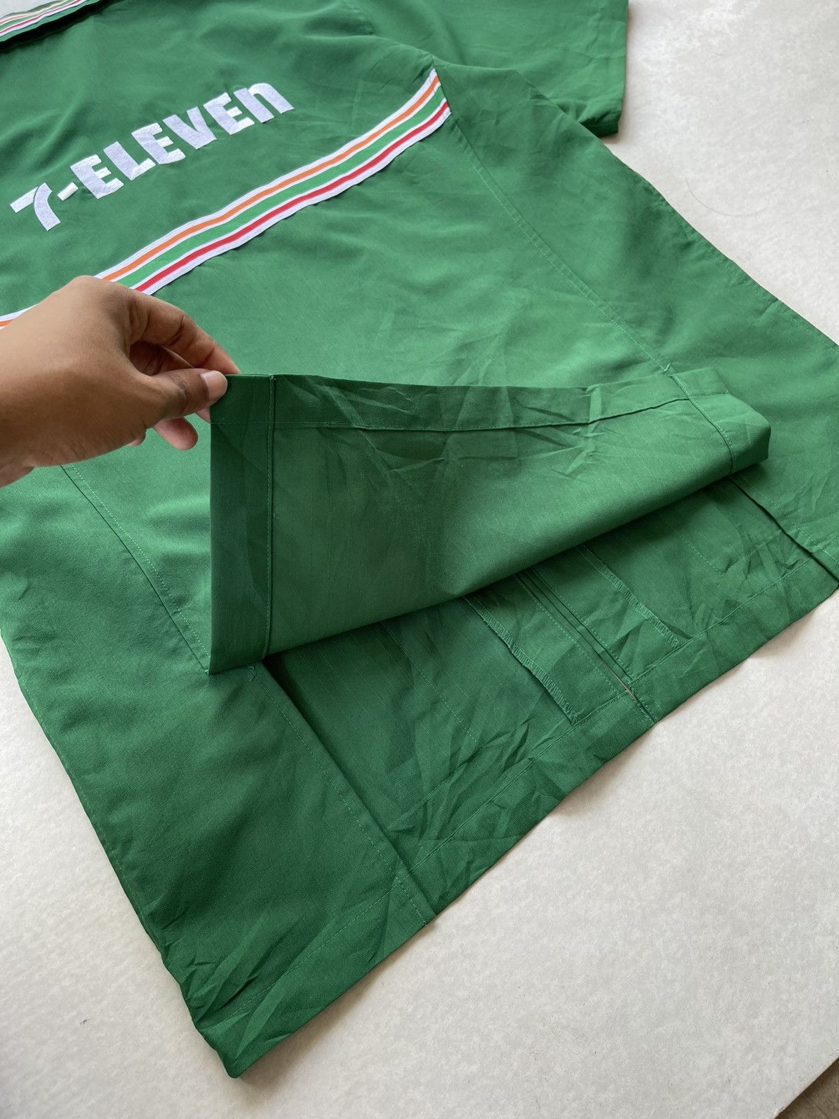 Japanese Brand Vintage 7-ELEVEN Uniform Shirt/Jacket Zip Up Size US L / EU 52-54 / 3 - 7 Thumbnail