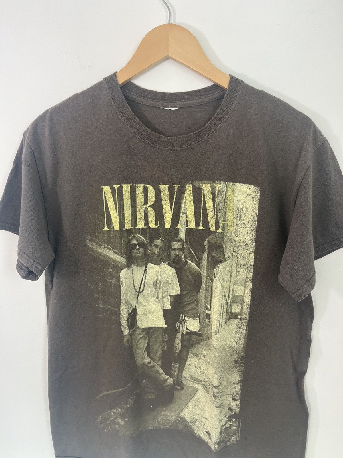 Band Tees NIRVANA Sun Faded Distressed Kurt Cobain Band Tee Size US M / EU 48-50 / 2 - 2 Thumbnail